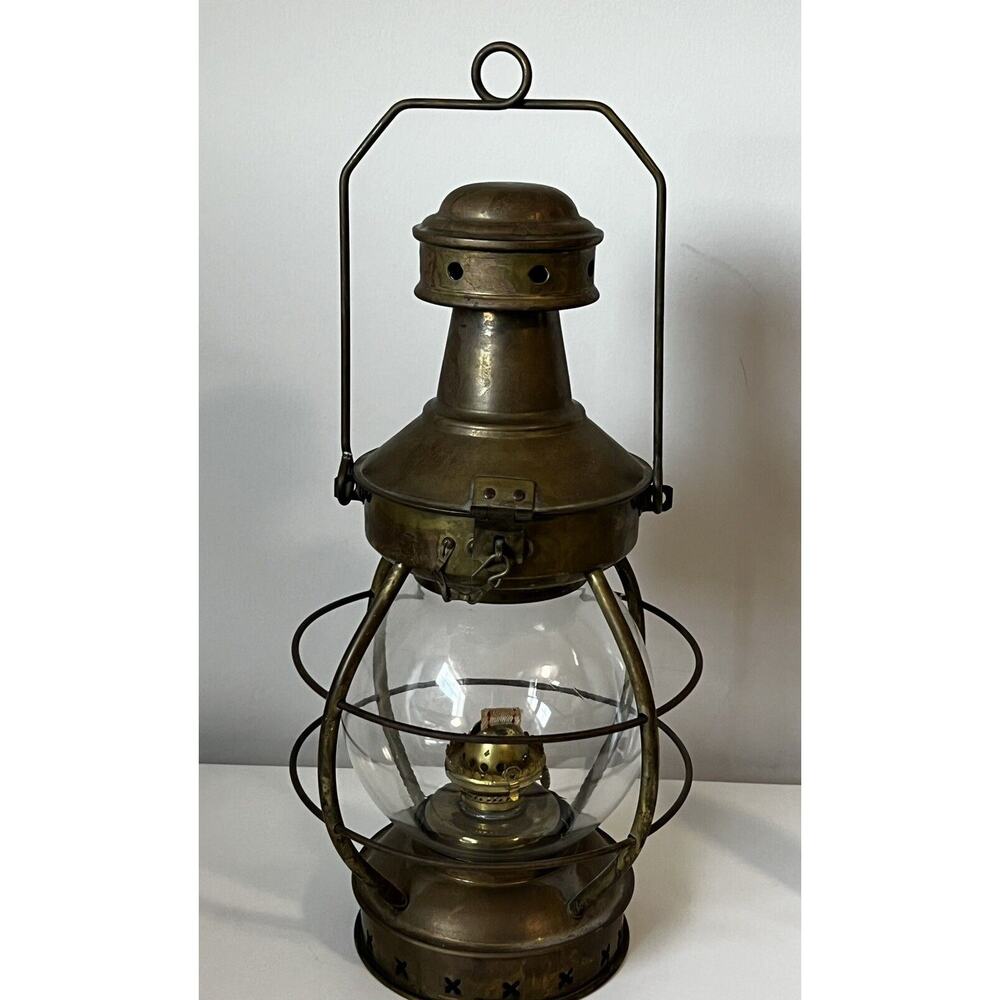 W.E. RHYNE Brass Mast Light Lamp Oil Maritime Sea Nautical Ship Lighthouse Decor